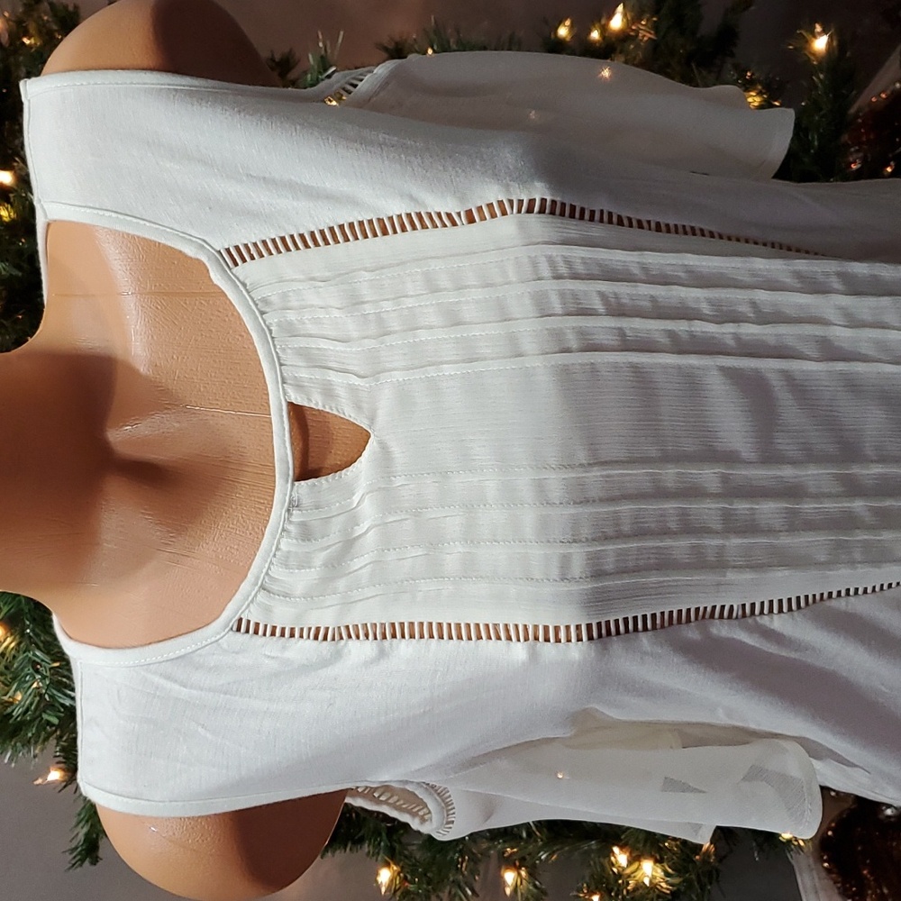 A.moon pleated crochet cold shoulder top blouse L NWOT off white - Picture 2 of 6